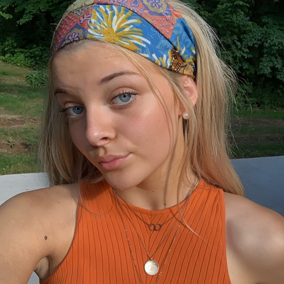 Meet your Posher, Olivia - Picture 1 of 1